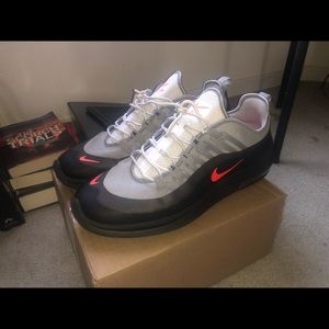 Nike Air Max Axis